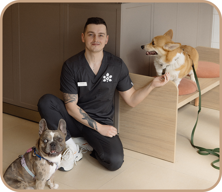 Ветеринар з пацієнтами в клініці Kyiv Vet Podil